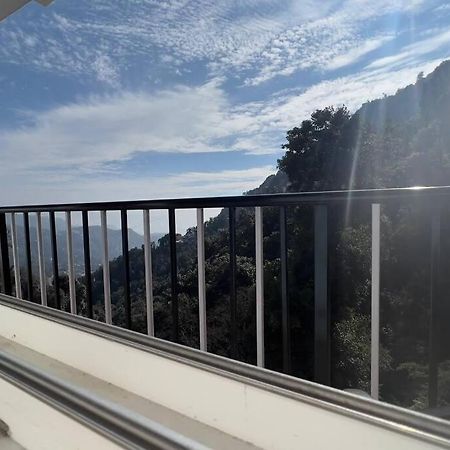 מוסורי 100 Stairs Holiday Home מראה חיצוני תמונה