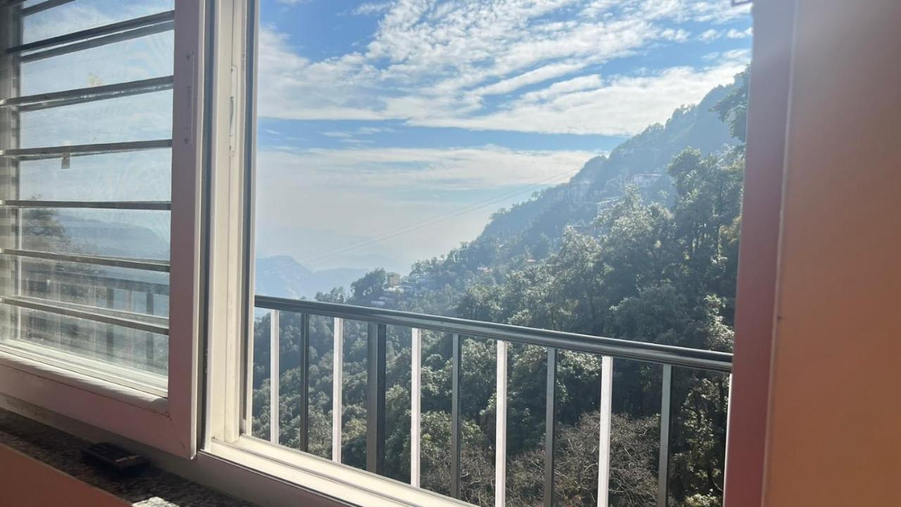 מוסורי 100 Stairs Holiday Home מראה חיצוני תמונה