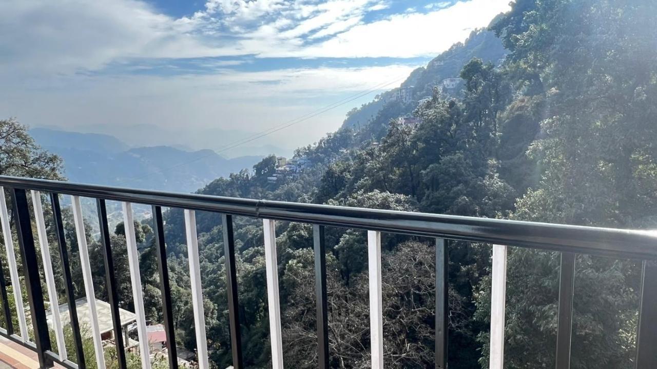 מוסורי 100 Stairs Holiday Home מראה חיצוני תמונה