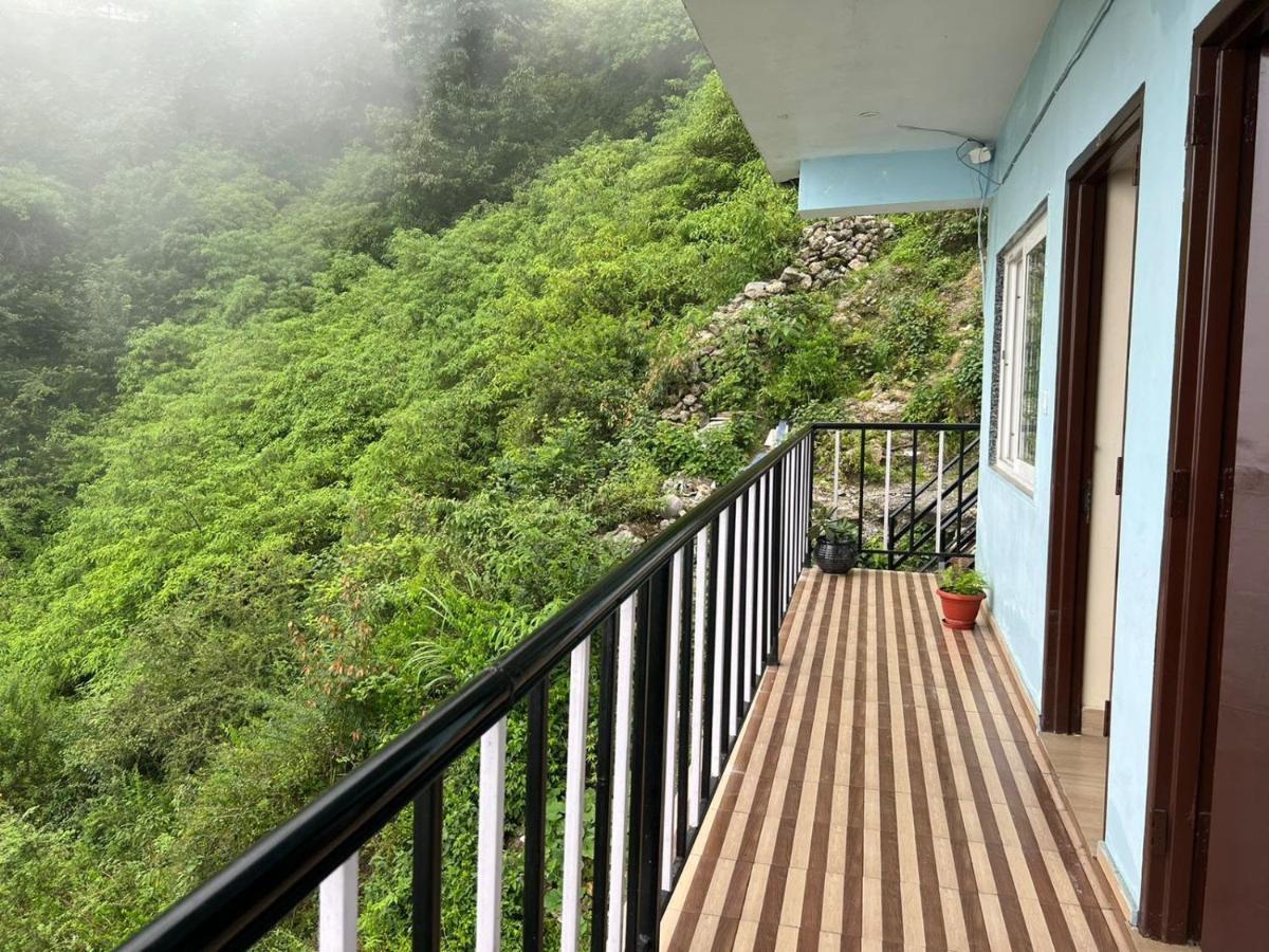 מוסורי 100 Stairs Holiday Home מראה חיצוני תמונה