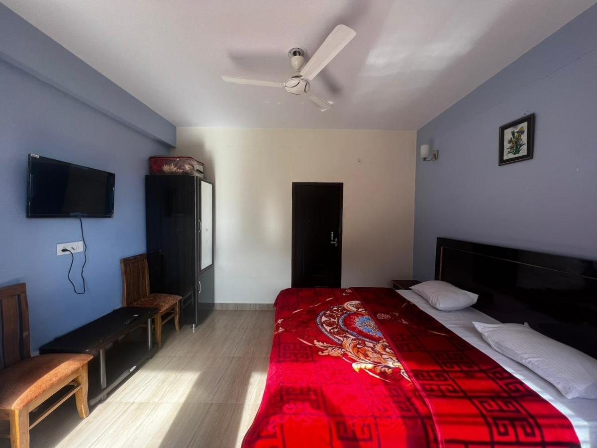 מוסורי 100 Stairs Holiday Home מראה חיצוני תמונה