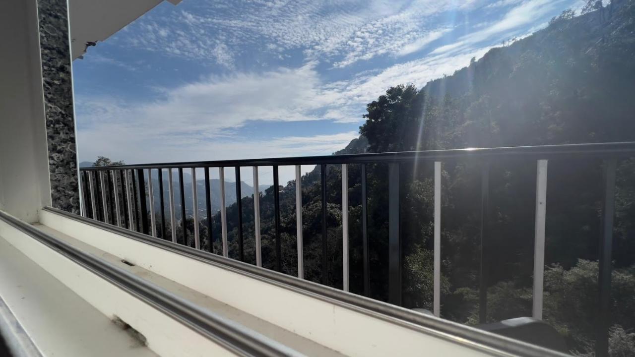 מוסורי 100 Stairs Holiday Home מראה חיצוני תמונה