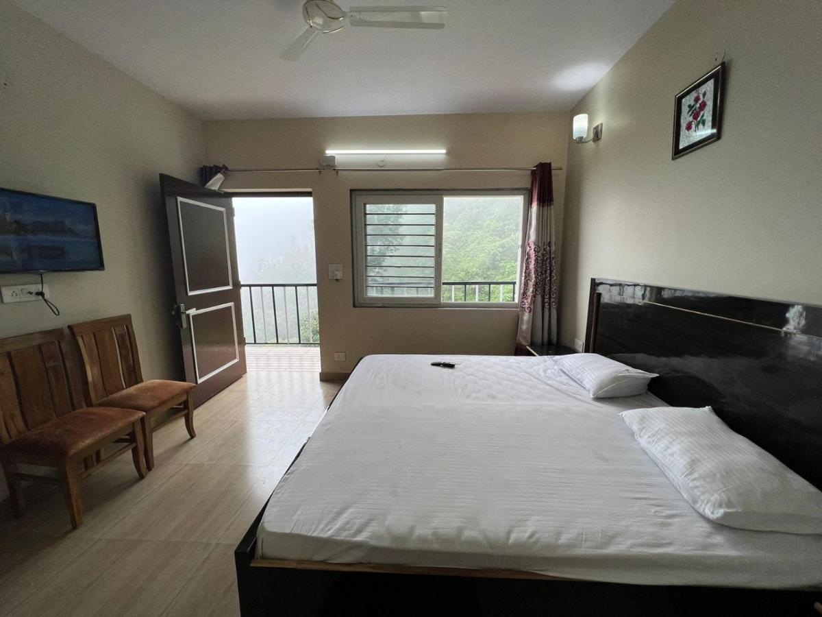 מוסורי 100 Stairs Holiday Home מראה חיצוני תמונה