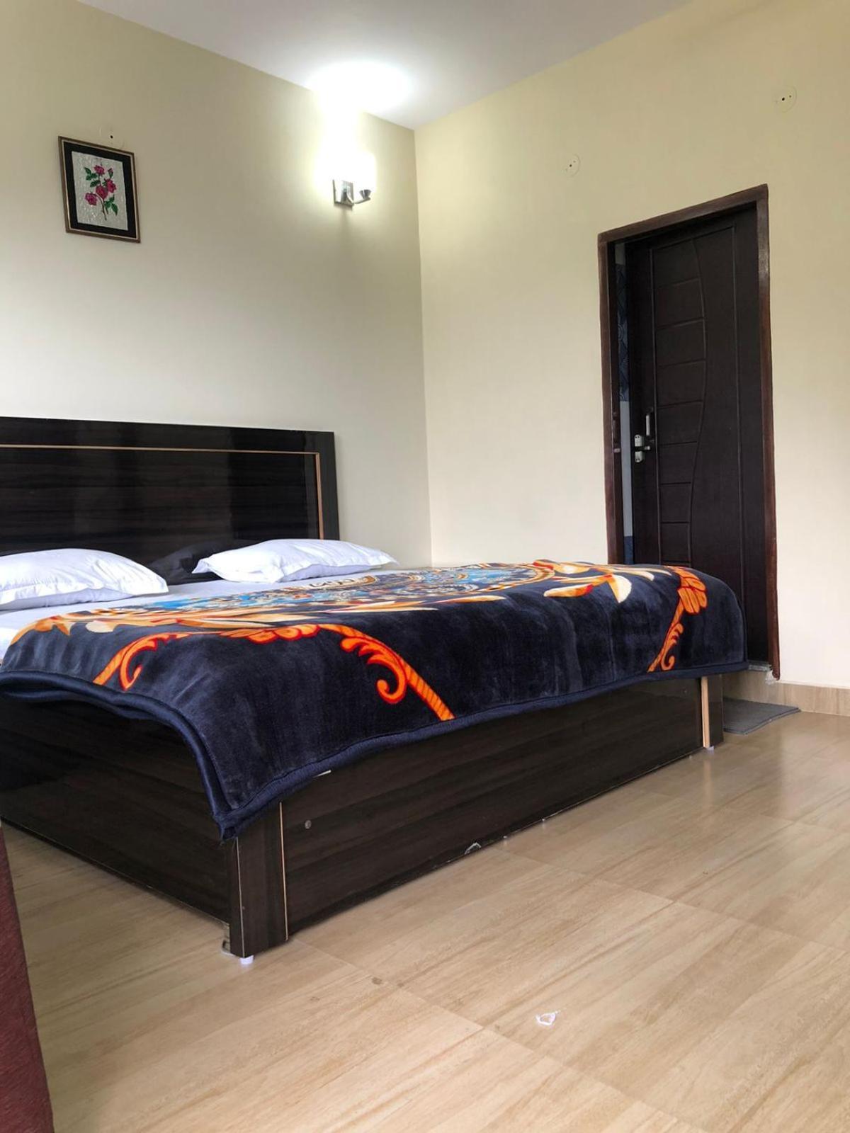 מוסורי 100 Stairs Holiday Home מראה חיצוני תמונה