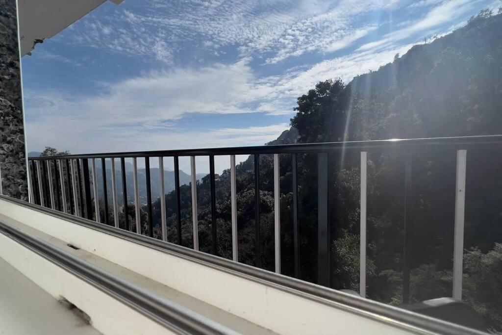 מוסורי 100 Stairs Holiday Home מראה חיצוני תמונה