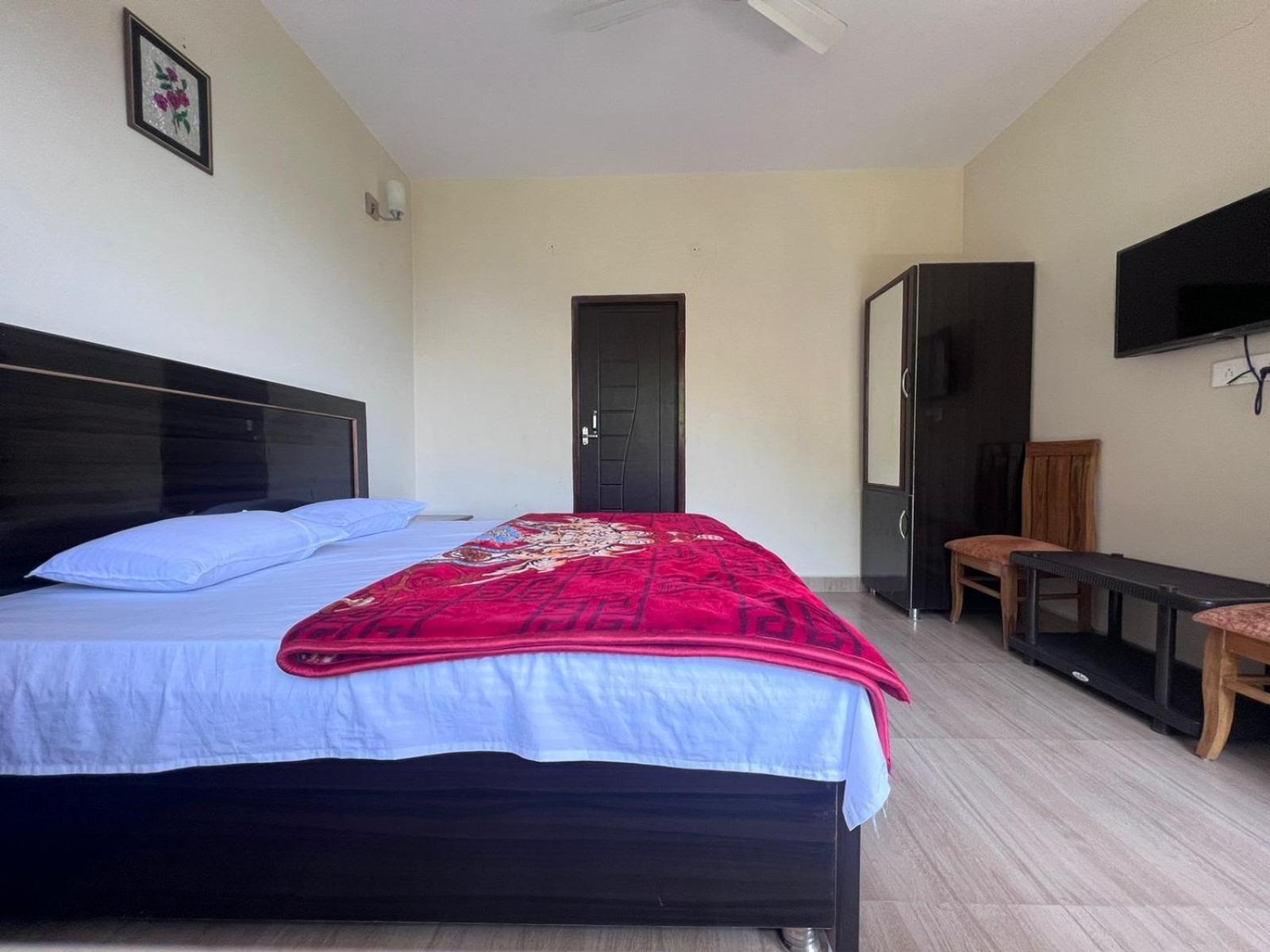 מוסורי 100 Stairs Holiday Home מראה חיצוני תמונה