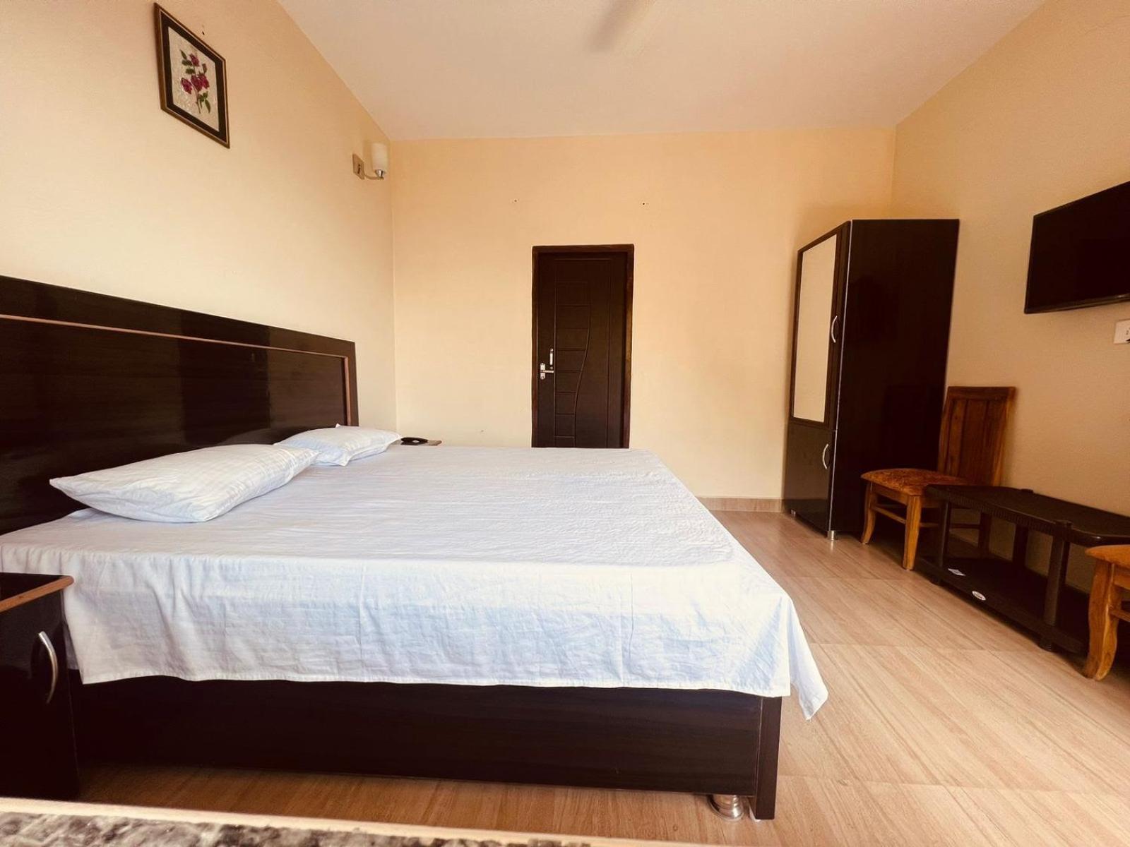 מוסורי 100 Stairs Holiday Home מראה חיצוני תמונה