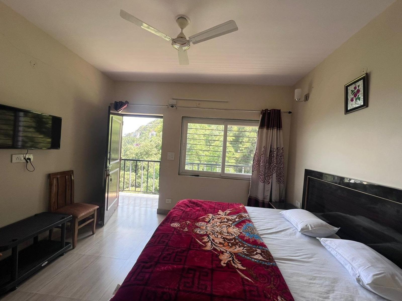 מוסורי 100 Stairs Holiday Home מראה חיצוני תמונה