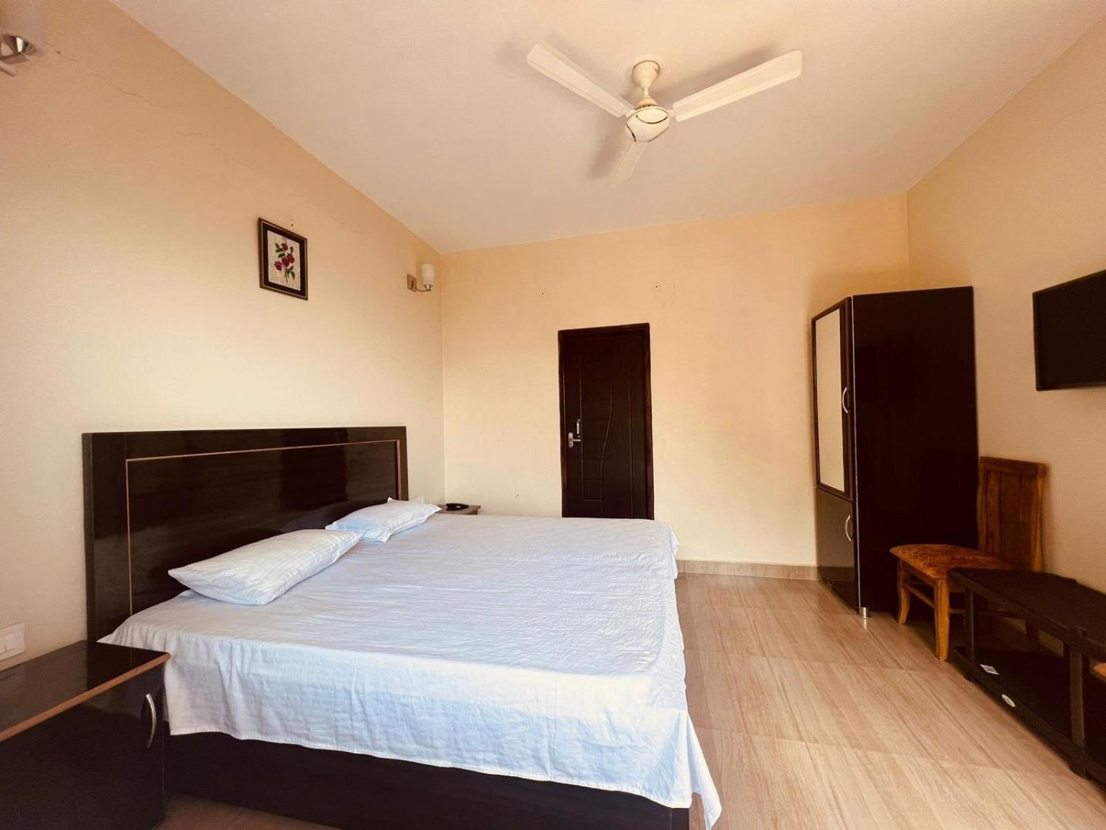 מוסורי 100 Stairs Holiday Home מראה חיצוני תמונה
