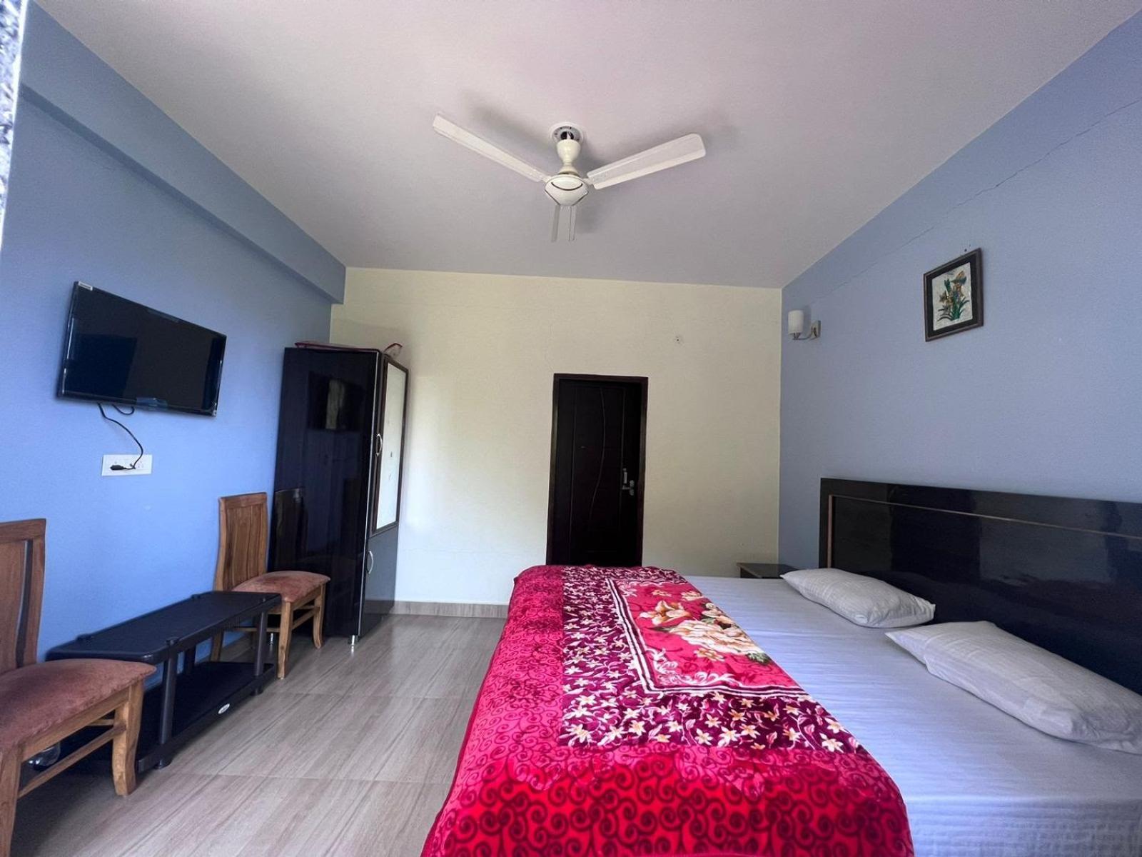 מוסורי 100 Stairs Holiday Home מראה חיצוני תמונה